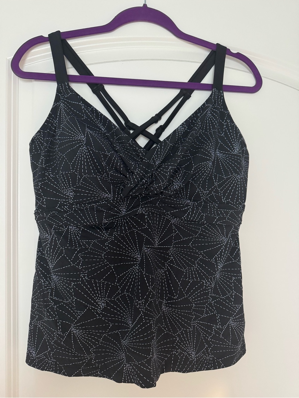 Title Nine Metis Twist Front Black Print Tankini Top 38D